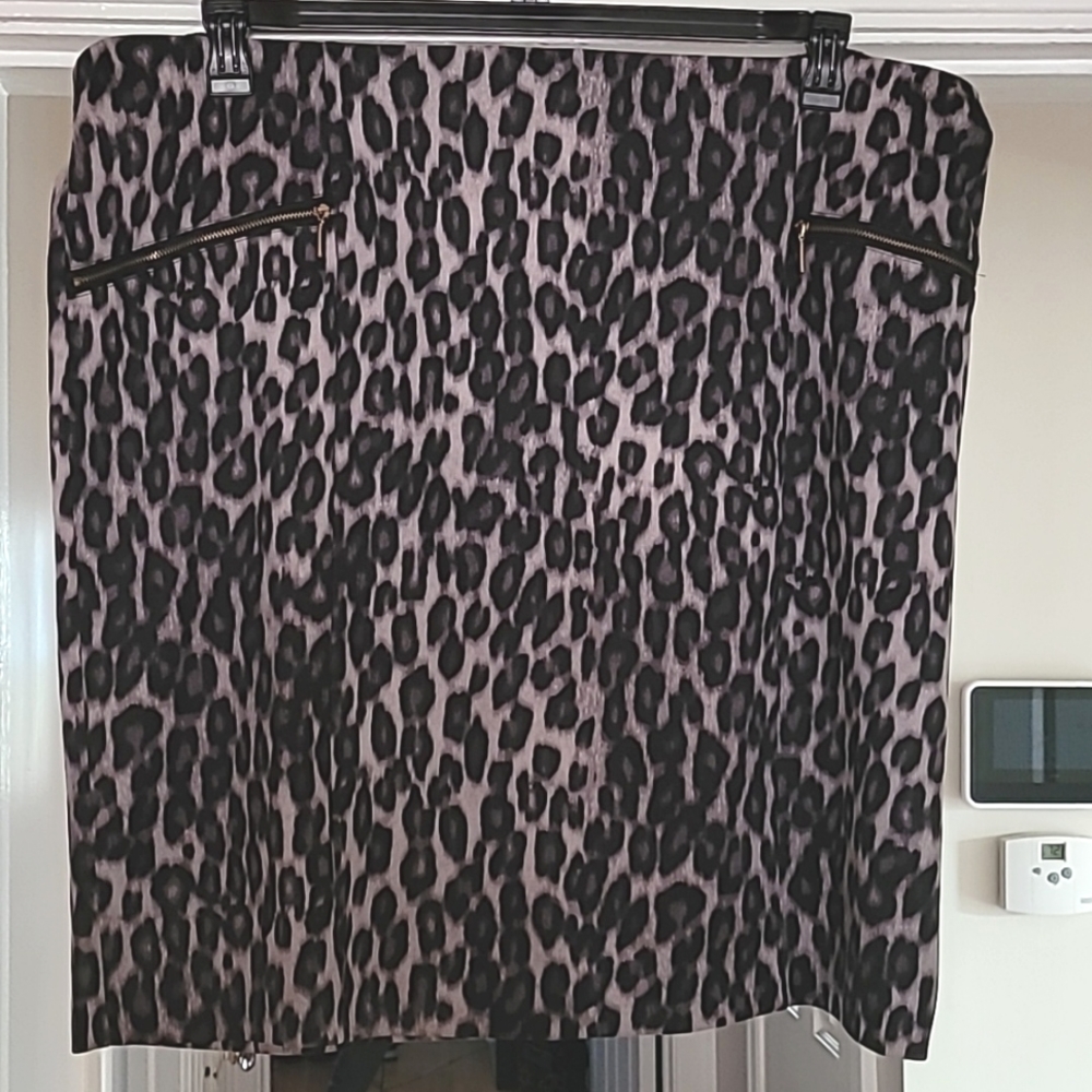 Leopard Print Skirt (NWOT)